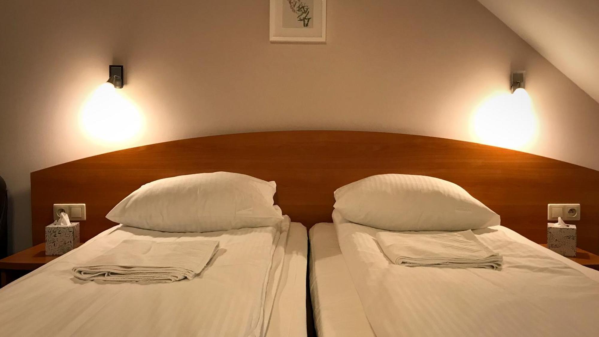 Noclegi Agape Płonia Esterno foto
